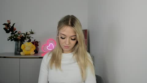 Cindy online show from February 6, 9:32 am