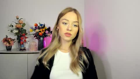 Cindy online show from November 24, 6:24 am