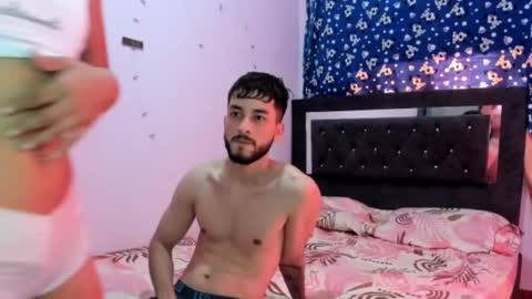 Snapshot of perla_8710 chatting on December 9, 7:39 pm Diana And Alan online show from December 9, 7:39 pm