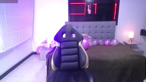 perla_lovely online show from February 15, 12:25 pm