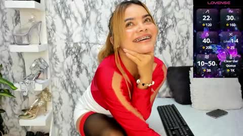 Snapshot of perla_thompson1 chatting on February 26, 11:37 pm Perla Thompson online show from February 26, 11:37 pm