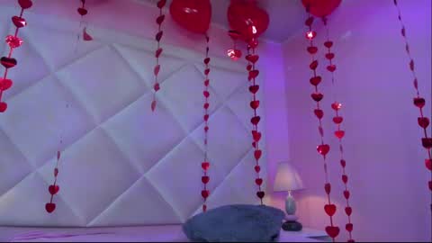 Snapshot of perlaa7 chatting on February 13, 7:42 pm Perla online show from February 13, 7:42 pm