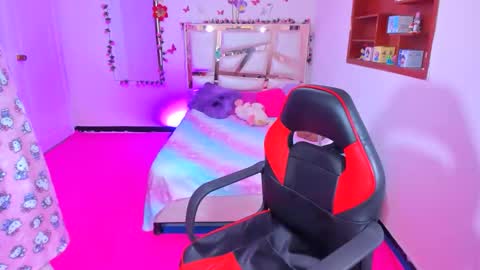 PERLA online show from March 7, 2:03 pm