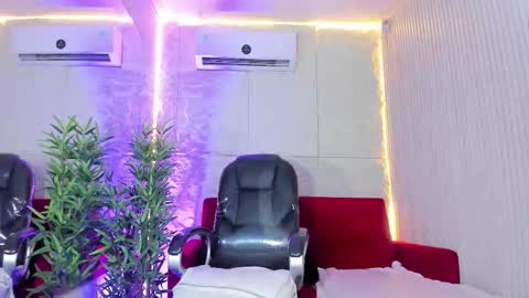 Snapshot of perlaevansx chatting on September 30, 11:21 pm PERLA online show from September 30, 11:21 pm