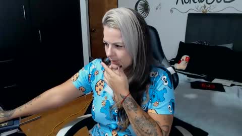 Snapshot of perlagoloza05 chatting on October 7, 4:20 am goloza online show from October 7, 4:20 am