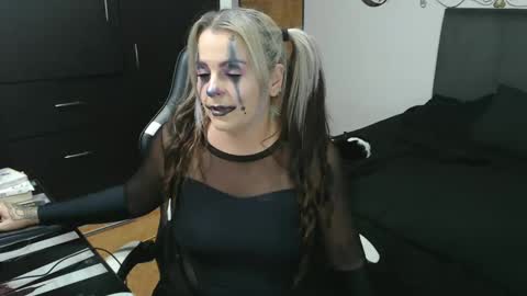 Snapshot of perlagoloza05 chatting on October 31, 3:40 am goloza online show from October 31, 3:40 am