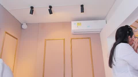 PerlaPreciosa online show from February 7, 4:05 am