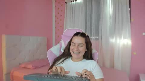 Snapshot of persefone_saira chatting on October 14, 9:26 pm Marie online show from October 14, 9:26 pm