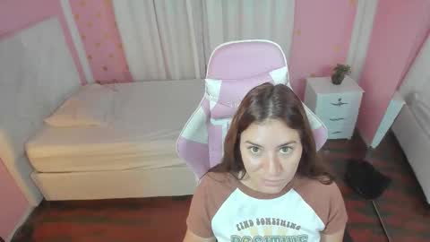 Snapshot of persefone_saira chatting on October 22, 9:53 am Marie online show from October 22, 9:53 am