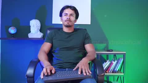 andres    online show from December 4, 9:02 pm