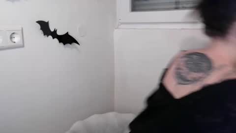 Persephone online show from December 3, 8:23 am