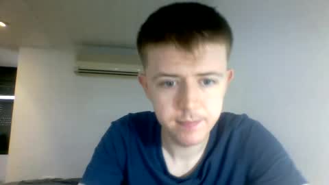 Snapshot of personal_toy chatting on August 2, 5:33 pm personal_toy online show from August 2, 5:33 pm