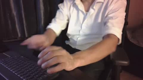 Lalo   x peruvianevil  ig peruvianevil  online show from April 10, 4:17 am