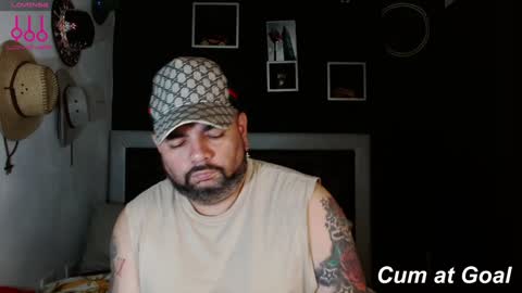 Snapshot of perverseveteranmanxxx chatting on December 5, 1:58 am Carlos online show from December 5, 1:58 am