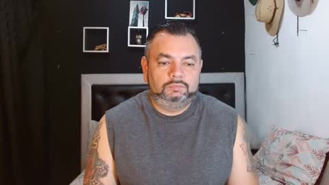 Snapshot of perverseveteranmanxxx chatting on February 4, 2:07 am Carlos online show from February 4, 2:07 am