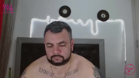 Snapshot of perverseveteranmanxxx chatting on September 15, 7:03 pm Carlos online show from September 15, 7:03 pm