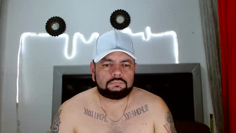 Snapshot of perverseveteranmanxxx chatting on September 23, 2:25 am Carlos online show from September 23, 2:25 am