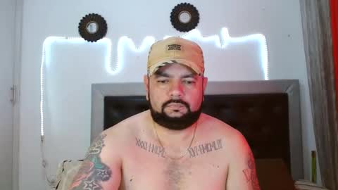 Snapshot of perverseveteranmanxxx chatting on September 26, 3:16 pm Carlos online show from September 26, 3:16 pm