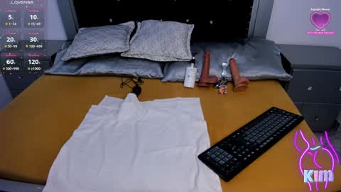 Snapshot of pervert_pantyhose chatting on January 11, 10:19 am Kimberly online show from January 11, 10:19 am