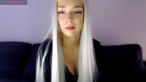 Snapshot of pervyblonde chatting on January 3, 11:35 am Isabella online show from January 3, 11:35 am