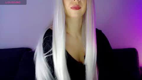 Snapshot of pervyblonde chatting on January 22, 9:24 am Isabella online show from January 22, 9:24 am