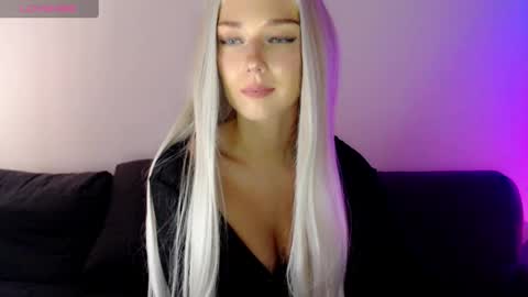 Snapshot of pervyblonde chatting on March 8, 1:03 pm Isabella online show from March 8, 1:03 pm
