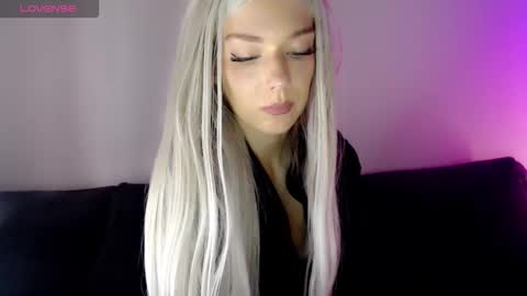 Snapshot of pervyblonde chatting on September 27, 11:59 am Isabella online show from September 27, 11:59 am