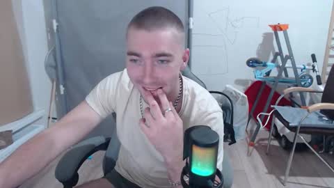 pes1ko online show from March 1, 8:00 pm