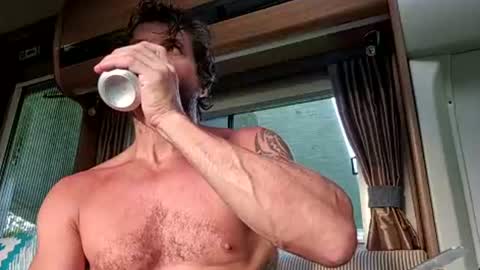 Snapshot of pete_le_meat chatting on June 24, 7:35 pm pete_le_meat online show from June 24, 7:35 pm