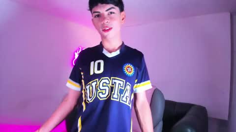 Snapshot of peter_chase chatting on December 3, 6:17 pm Peter online show from December 3, 6:17 pm