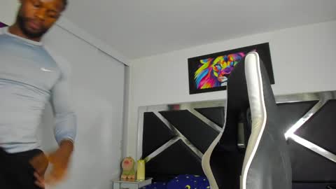 Snapshot of peter_coleman chatting on February 7, 1:15 am PeterColeman online show from February 7, 1:15 am