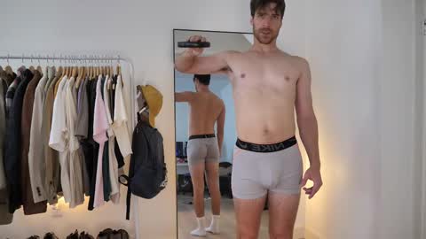 Snapshot of peterparkerrxox chatting on October 15, 4:18 pm Peter Parker online show from October 15, 4:18 pm