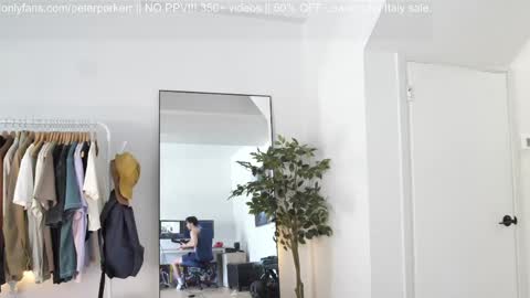 Peter Parker online show from April 17, 7:28 pm