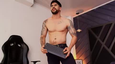 PETES EVANS new account online show from April 22, 11:50 pm