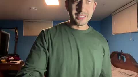 Snapshot of peteypete204 chatting on February 3, 6:24 am peteypete204 online show from February 3, 6:24 am