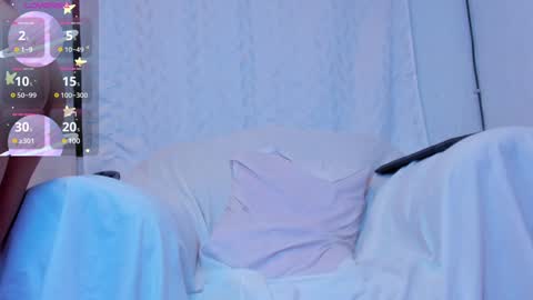 petite_amor online show from January 10, 4:12 am