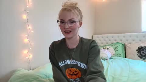 Little cupcake online show from October 27, 5:39 pm