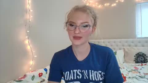 Little cupcake online show from November 18, 5:28 pm