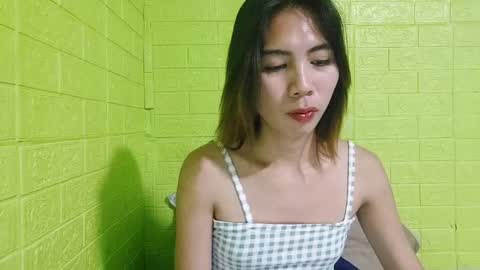 Snapshot of petite_dicklover chatting on January 11, 8:54 am Yuriee online show from January 11, 8:54 am