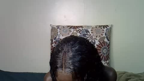 Snapshot of petite_lunar chatting on October 15, 8:42 pm Lunar online show from October 15, 8:42 pm