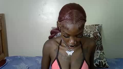 Snapshot of petite_lunar chatting on October 28, 3:25 pm Lunar online show from October 28, 3:25 pm