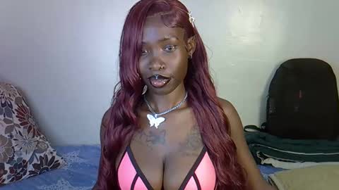 Snapshot of petite_lunar chatting on November 5, 10:21 pm Lunar online show from November 5, 10:21 pm