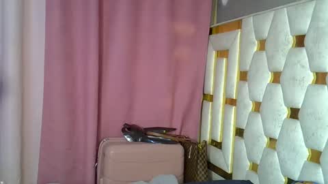 Snapshot of petite_lunar chatting on November 14, 2:32 am Lunar online show from November 14, 2:32 am