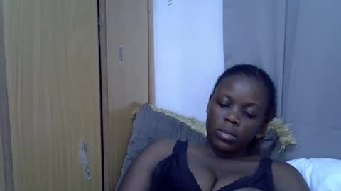 Snapshot of petite_melan chatting on September 11, 11:49 pm petite_melan online show from September 11, 11:49 pm
