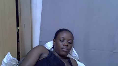 Snapshot of petite_melan chatting on September 15, 6:52 pm petite_melan online show from September 15, 6:52 pm
