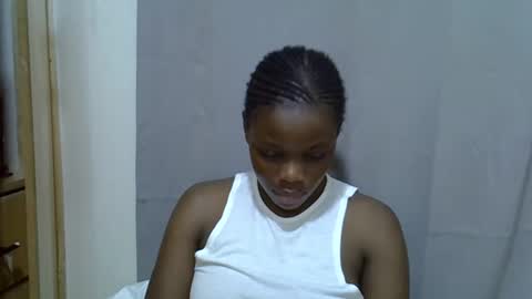 Snapshot of petite_melan chatting on September 18, 11:45 am petite_melan online show from September 18, 11:45 am