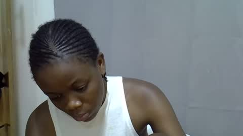 Snapshot of petite_melan chatting on September 19, 12:56 am petite_melan online show from September 19, 12:56 am