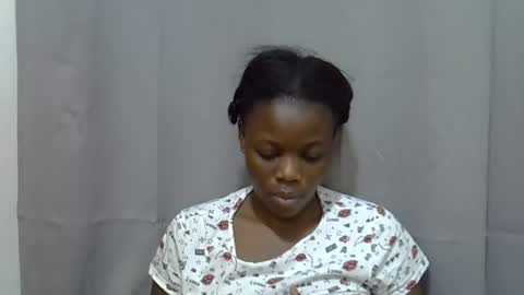 Snapshot of petite_melan chatting on September 23, 7:55 am petite_melan online show from September 23, 7:55 am