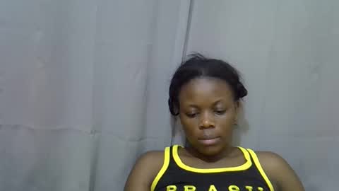 Snapshot of petite_melan chatting on September 23, 8:01 pm petite_melan online show from September 23, 8:01 pm