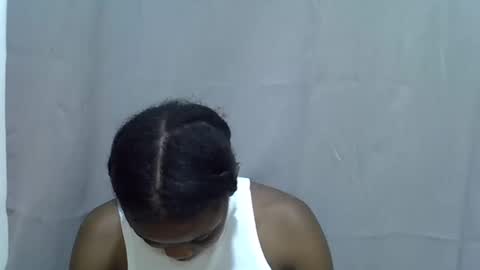 Snapshot of petite_melan chatting on October 2, 7:43 pm petite_melan online show from October 2, 7:43 pm